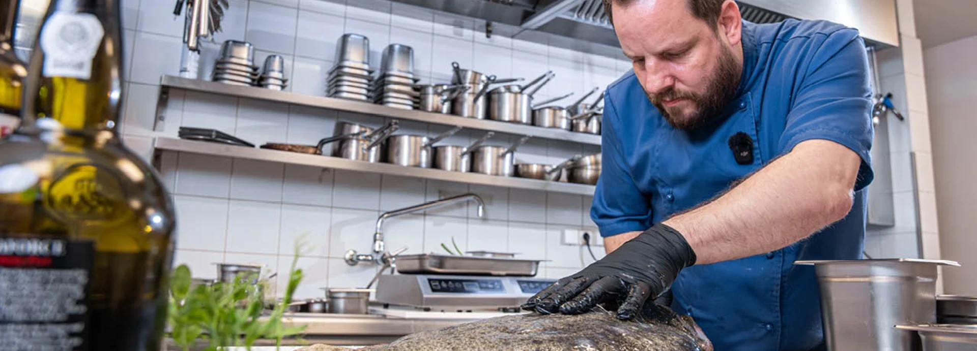  Sebastian Fiedler filetiert Steinbutt