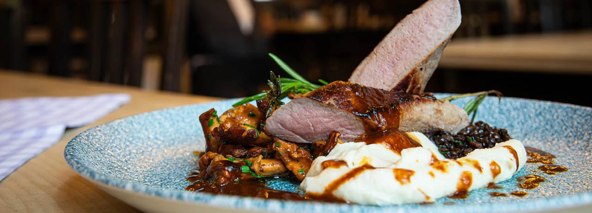  Thomas Ziemens richtet Rehrücken an