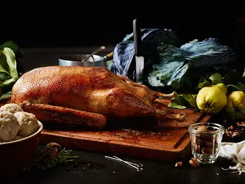 Oldenburger Gans mit Maronen Walnuss Klößen Oldenburger Gans mit Maronen Walnuss Klößen