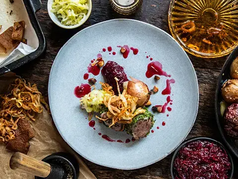 Filet vom Schwein im Kräutermantel Filet vom Schwein im Kräutermantel