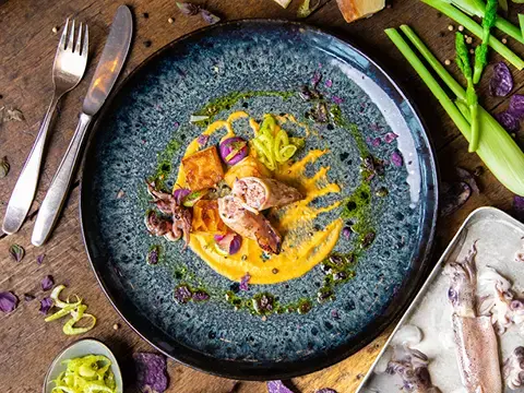 Gefüllte Calamaretti mit Salsiccia, Süßkartoffel, Fenchel, Kartoffel-Pavé