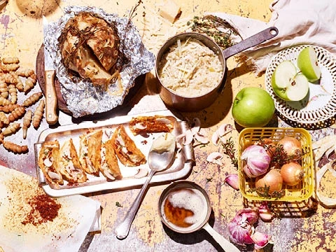 Graupenrisotto mit Ofensellerie, Knollenziest und Pilztacos Graupenrisotto mit Ofensellerie, Knollenziest und Pilztacos