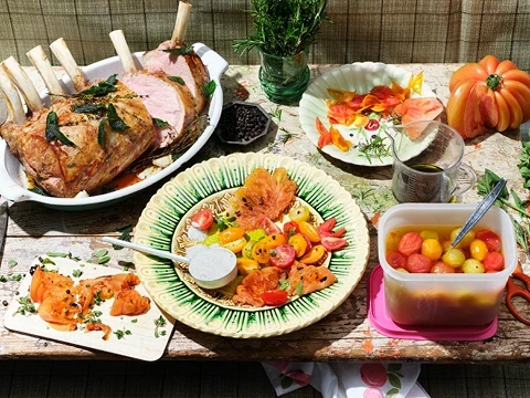Rezeptbild Kalbskarree mit weißem Tomatenschaum Rezeptbild Kalbskarree mit weißem Tomatenschaum