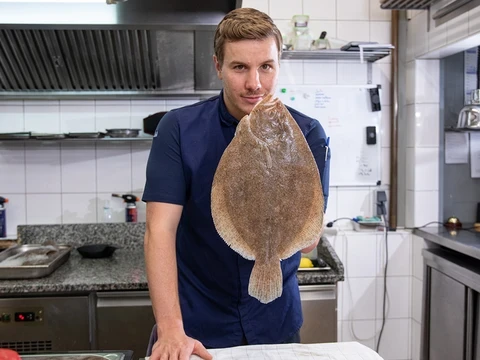 Christopher Wecker mit Glattbutt