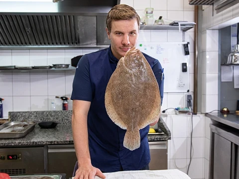 Christopher Wecker mit Glattbutt